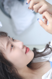 年轻漂亮的女邻居2
